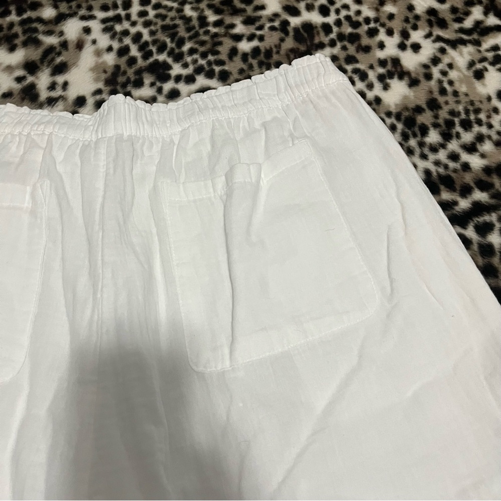Old Navy size XL women’s white elastic waistband shorts - Picture 7 of 11